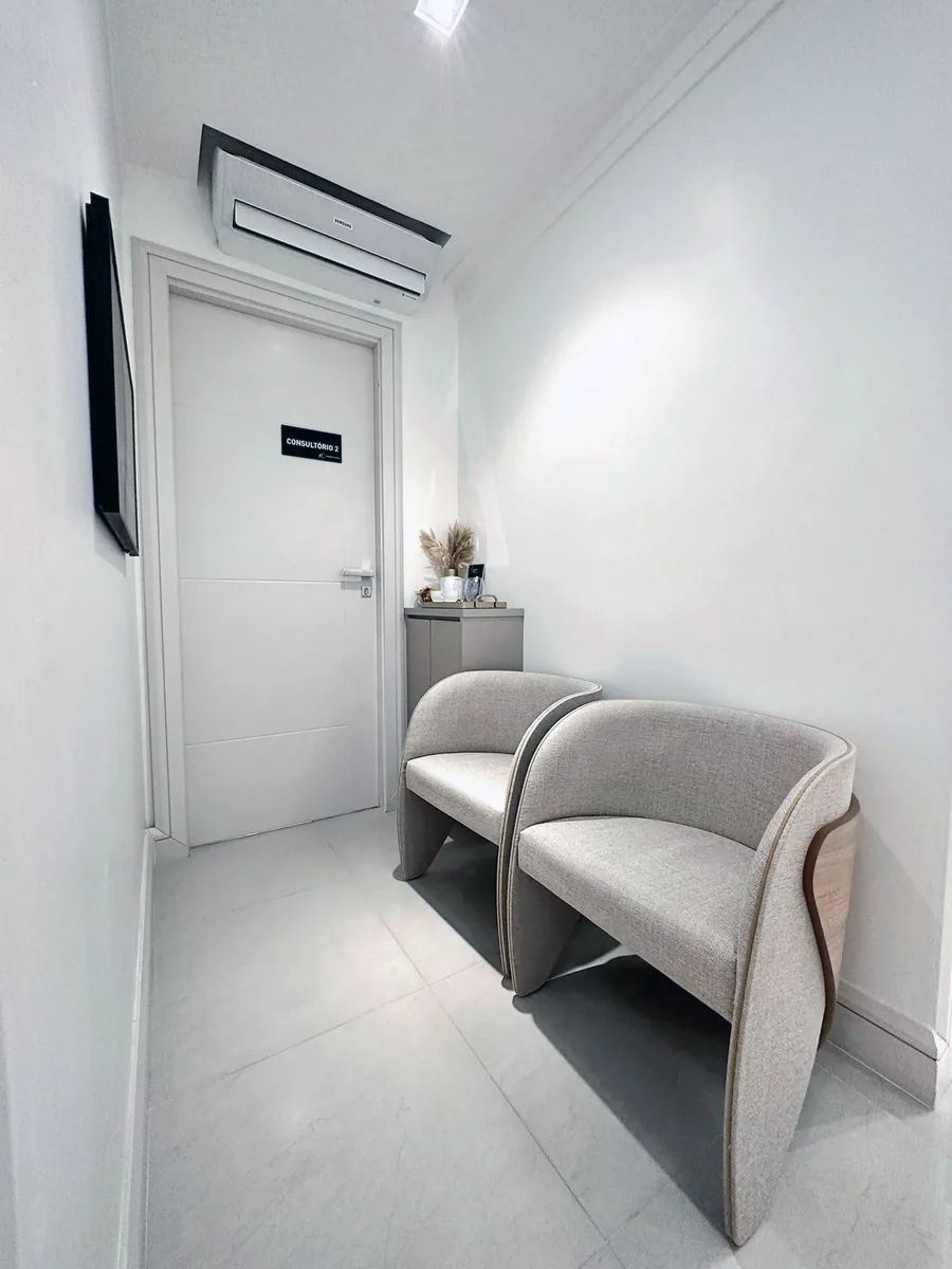 Interior da clínica FC Dermatologia em Blumenau